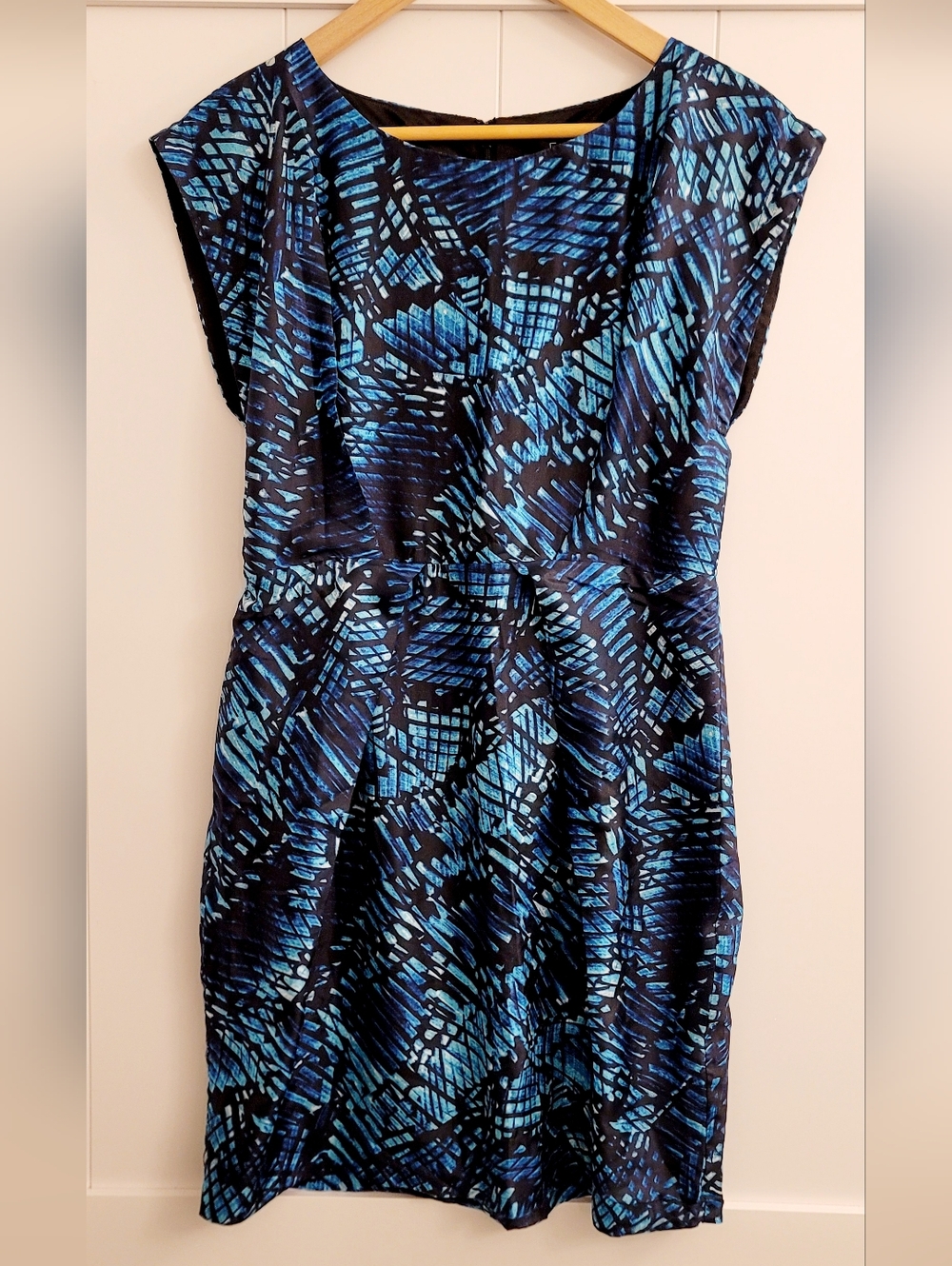 Forever 21 Blue & Black Silk Printed Sleeveless Mini Dress Size Medium